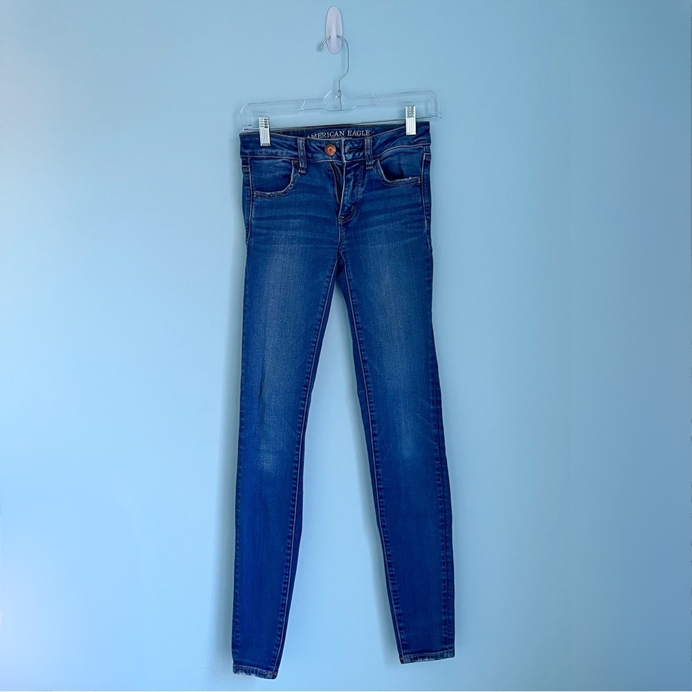 American Eagle Medium Blue Super Super Stretch Low-Rise Jegging (0L)